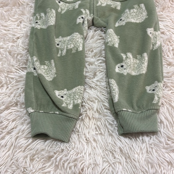 Child Of mine By Carter’s~ 18 Month Sleeper
Very warm green and cream with bears - Picture 2 of 5